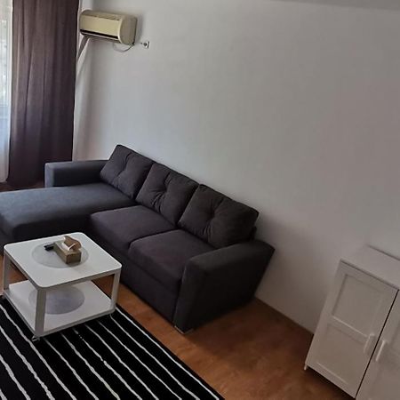Dana Apartment ปีเตช ภายนอก รูปภาพ